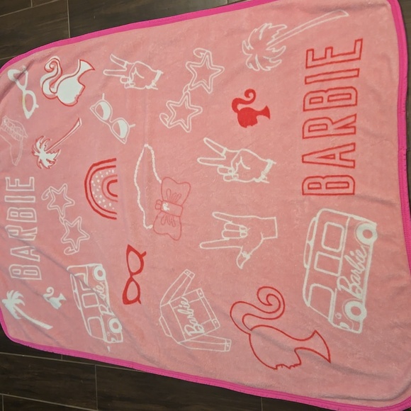 Barbie Blanket Oversized 60” x 45” - Picture 5 of 8